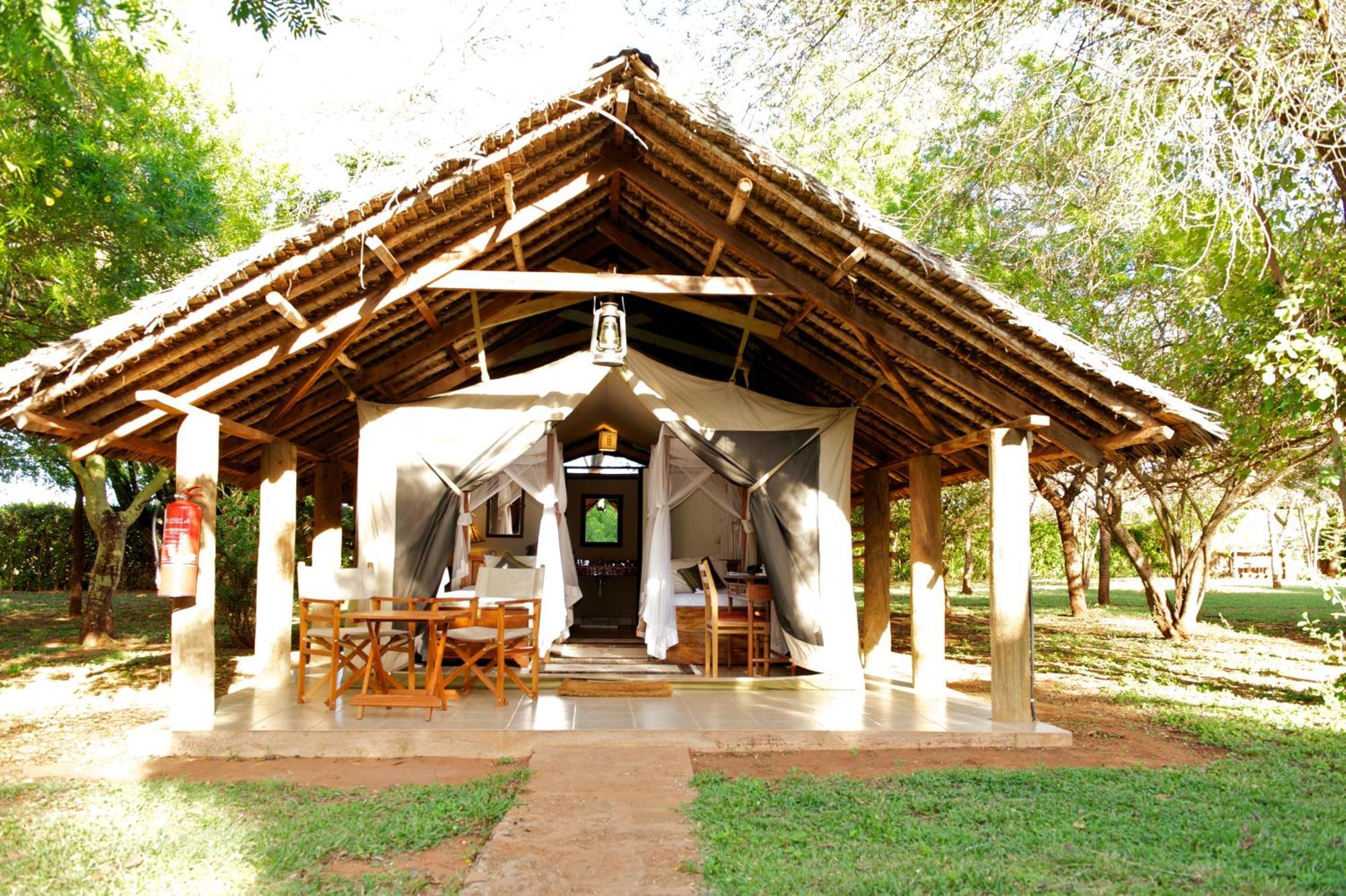 Voyager Ziwani Tented Camp Exterior photo